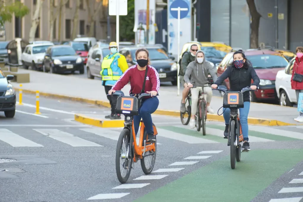 Ciclistas en la calle