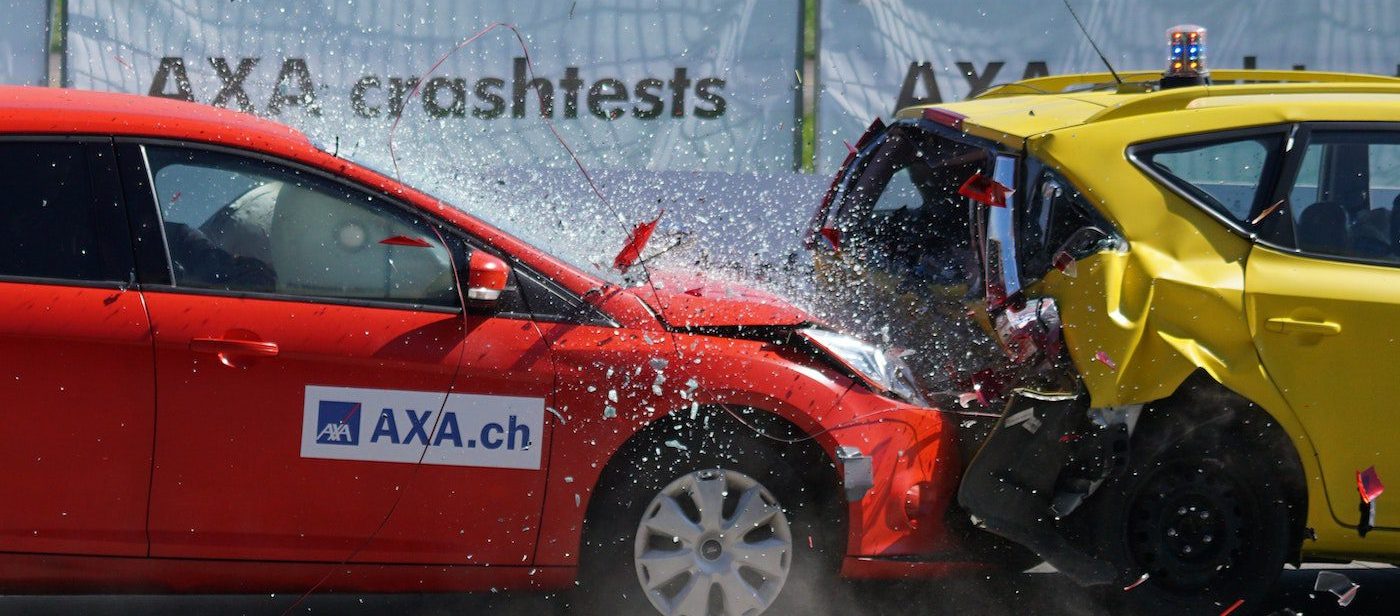 Autos chocando de atras